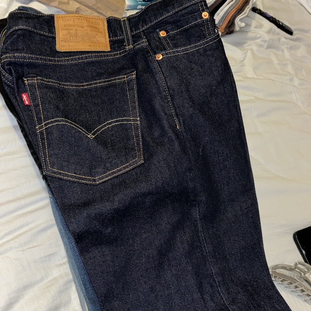 Levi’s - Picture 2 of 3